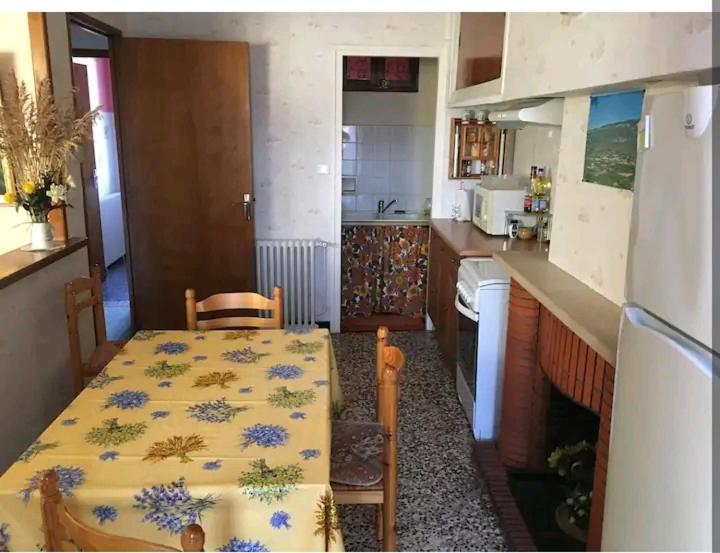 Grand Appartement 6 Pers,Lumineux,Avec Terrasse Sud De France Tuchan Exterior photo